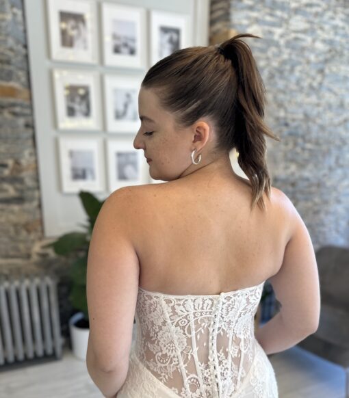 A fitted sheet-lace dream with a touch of vintage corsetry and removable sleeves.